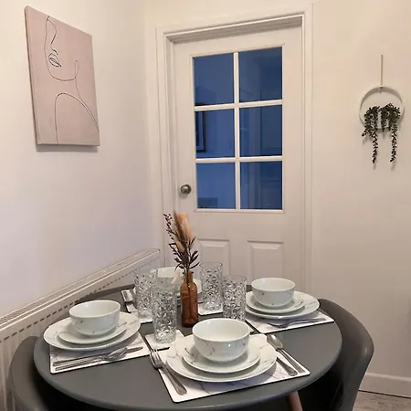 Holiday home Louise Avenue - Contractors Long By Shortstayuk *