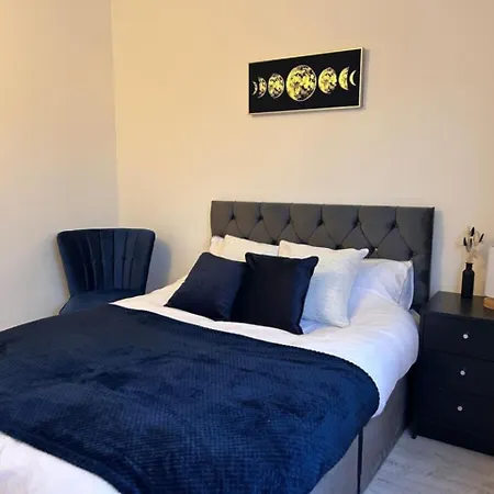 Louise Avenue - Contractors Long By Shortstayuk *