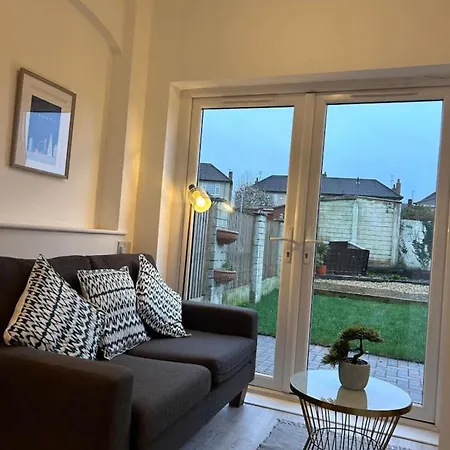 Holiday home Louise Avenue - Contractors Long By Shortstayuk Bristol